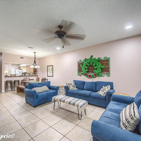 ניו בראונפלס The Iron Cactus Condo On The Comal Cw C102 מראה חיצוני תמונה
