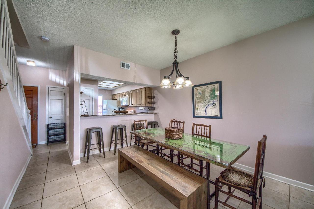 ניו בראונפלס The Iron Cactus Condo On The Comal Cw C102 מראה חיצוני תמונה