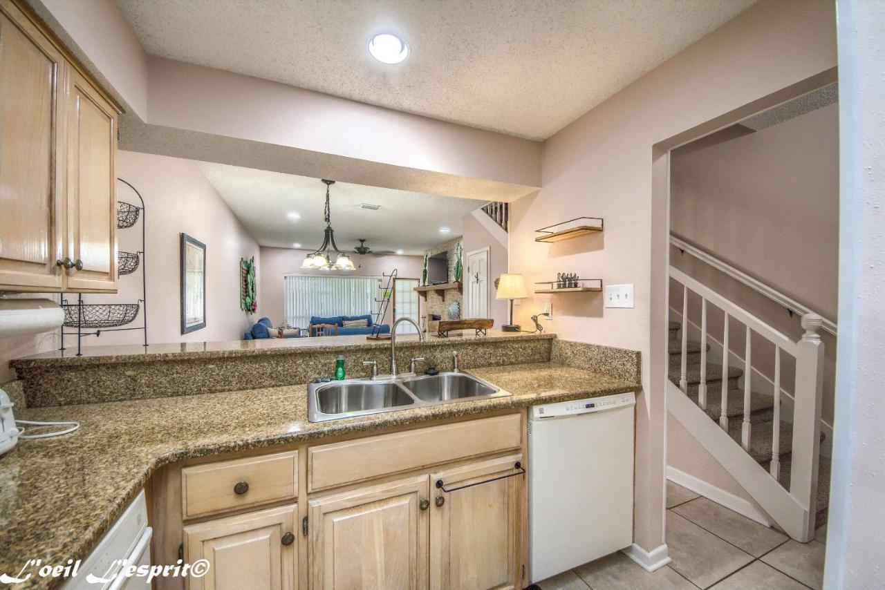 ניו בראונפלס The Iron Cactus Condo On The Comal Cw C102 מראה חיצוני תמונה