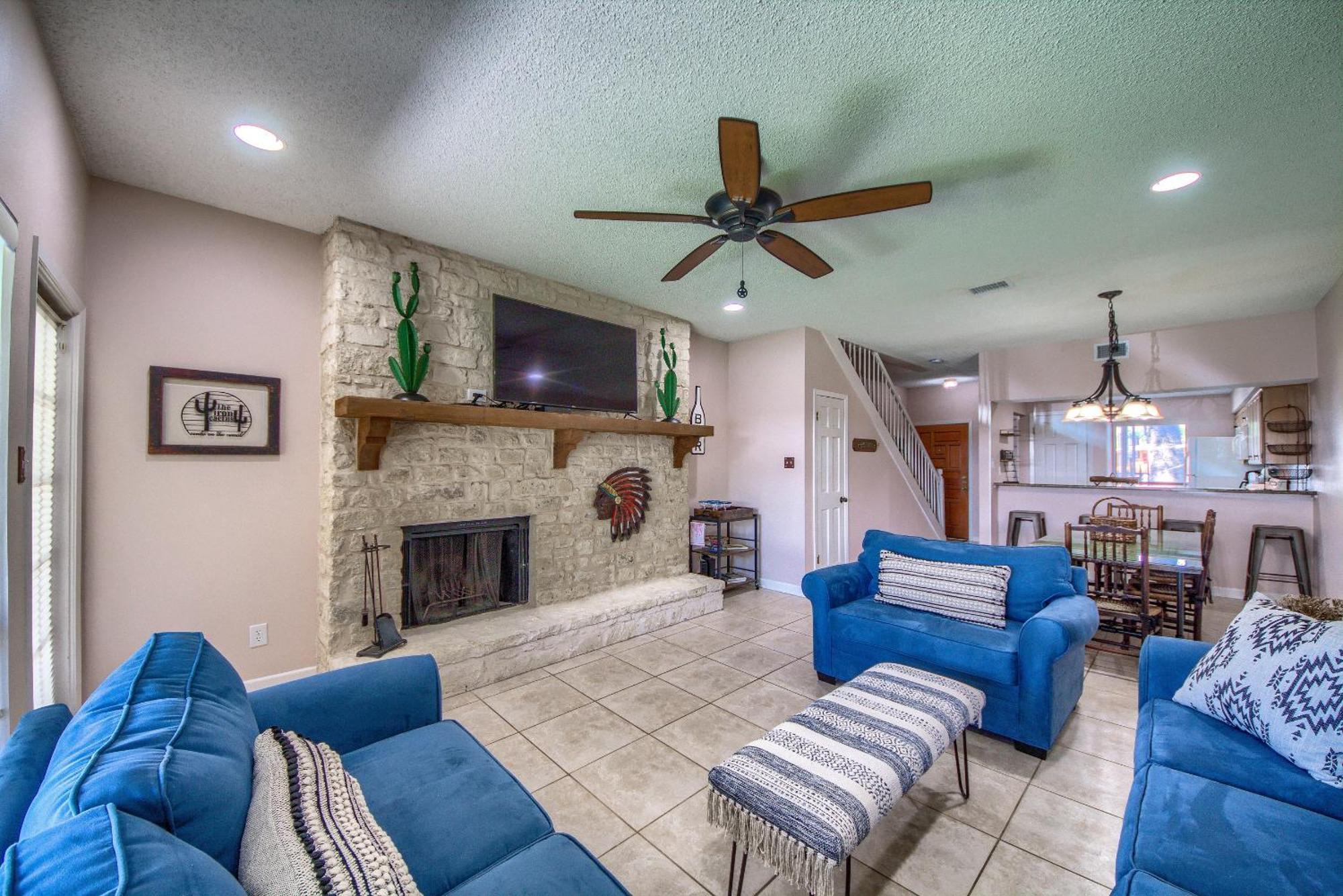 ניו בראונפלס The Iron Cactus Condo On The Comal Cw C102 מראה חיצוני תמונה