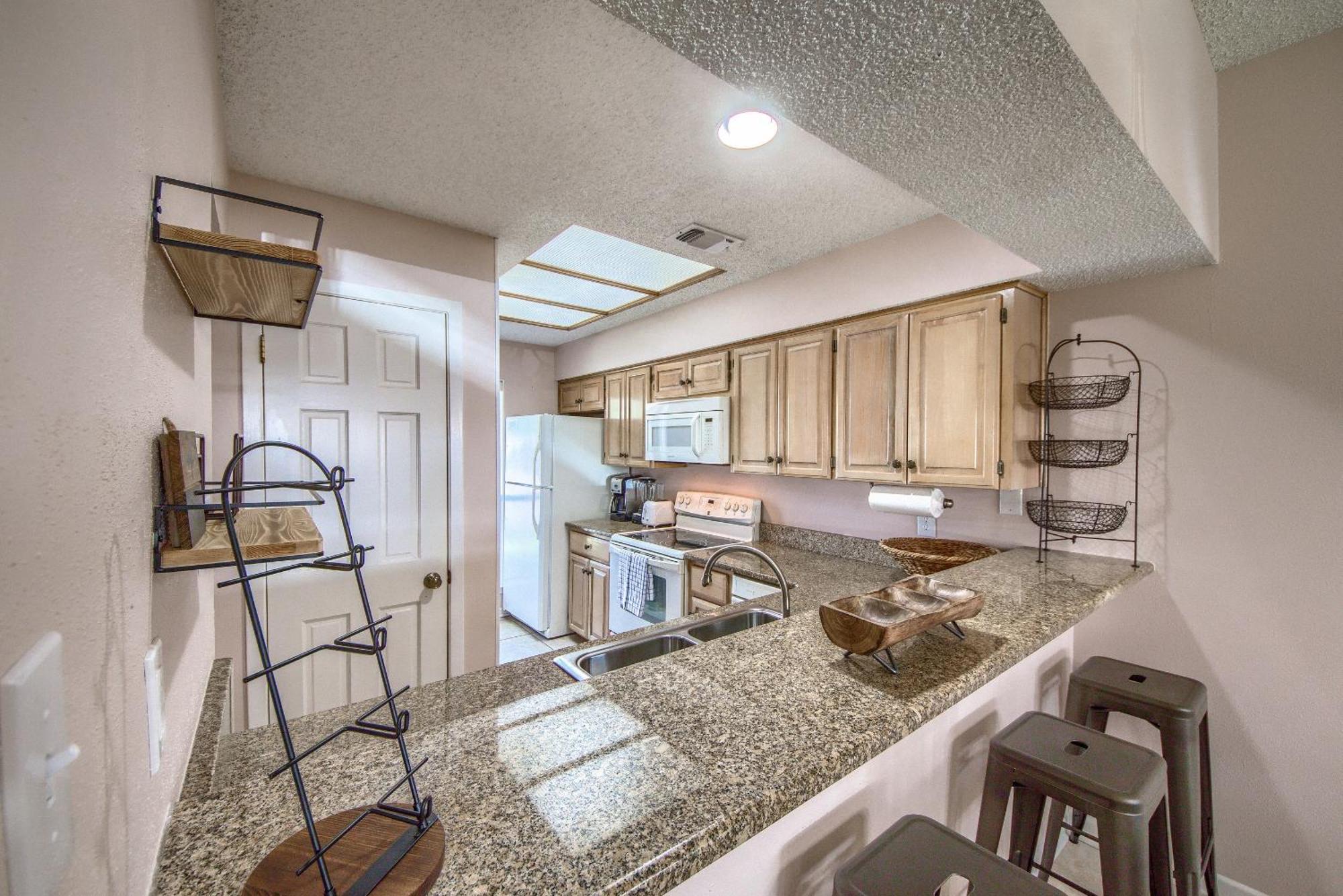 ניו בראונפלס The Iron Cactus Condo On The Comal Cw C102 מראה חיצוני תמונה